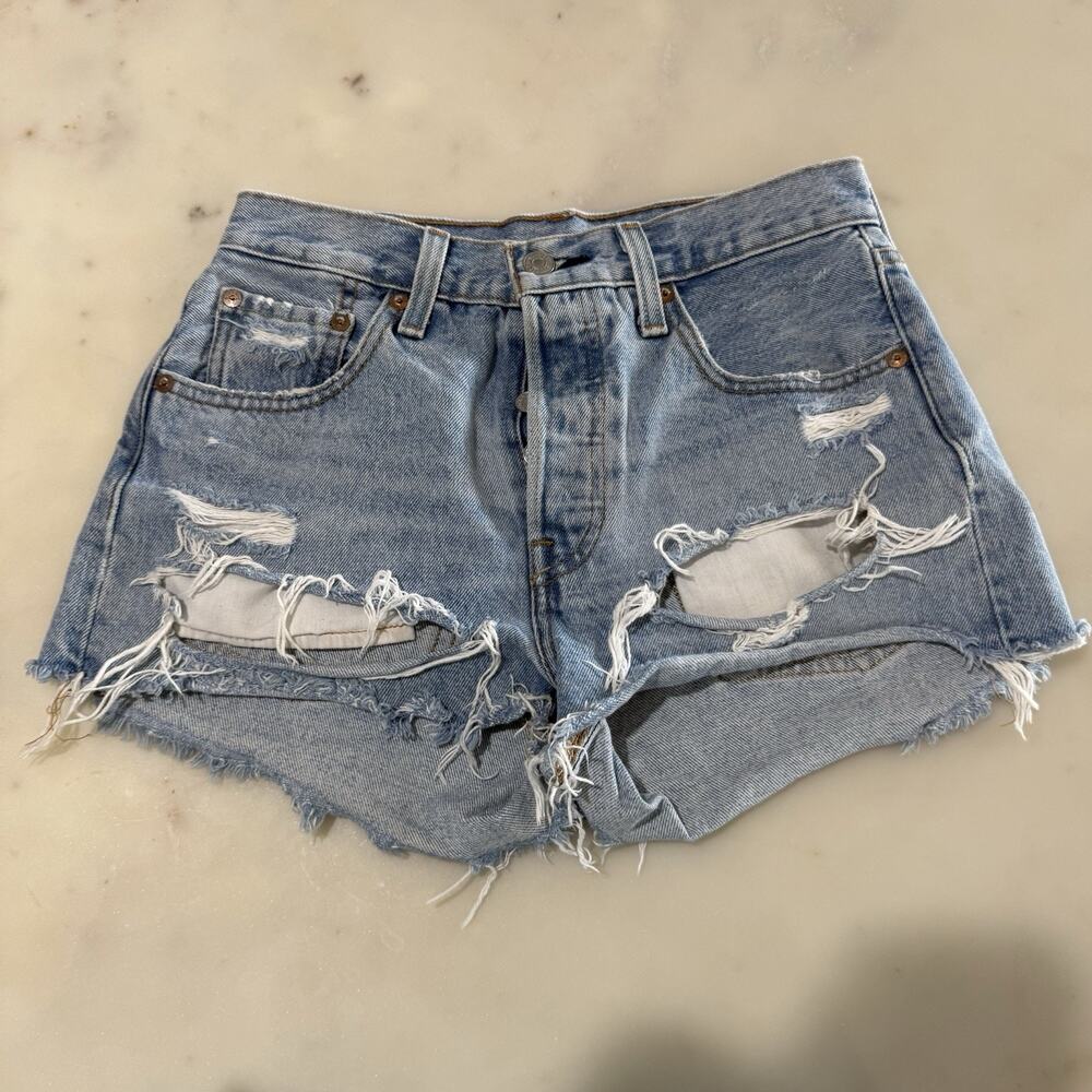 Levi's 501 Women's W24 Light Wash Distressed Cutoff Denim Shorts 3” Inseam